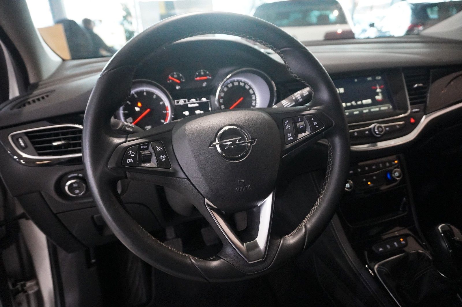 Fahrzeugabbildung Opel Astra K Lim. 1.4T INNOV. NAVI/LED/KAMERA/TEMP.