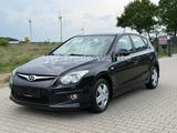 Hyundai i30 1.4 Navi AppleCar Standheiz Kamera Klima 2.H - Hyundai i30: Standheizung
