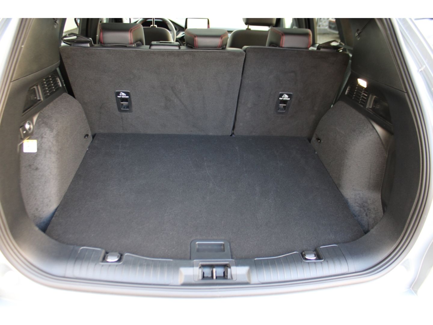 FORD Kuga ST-Line X LED AHK Navi GJR RFK el. Heckkla - Image 9