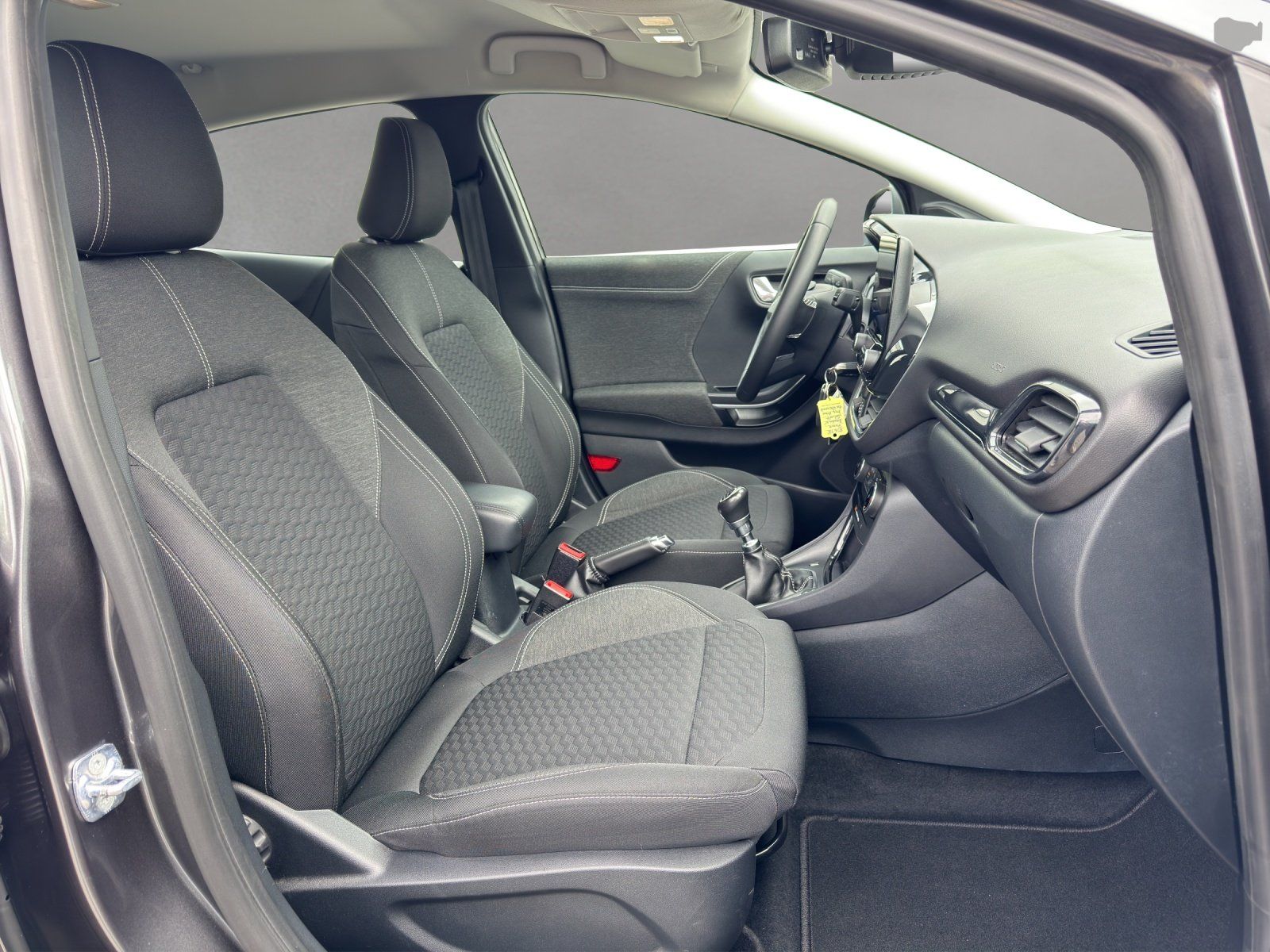 Fahrzeugabbildung Ford Puma 1.0 Titanium LED/TEMPOMAT/NAVI/PDC/