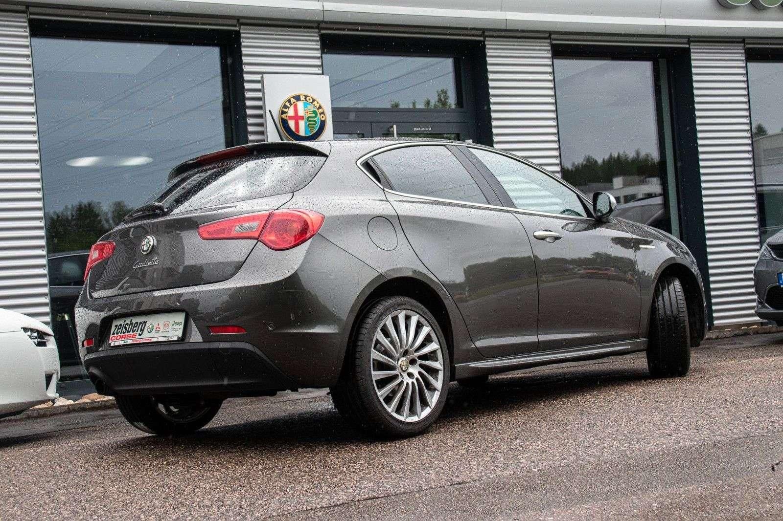 Fahrzeugabbildung Alfa Romeo Giulietta 1.4TB Turismo Navi*1Hd*Temp*Sitzhzg