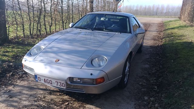 Porsche 928 GT