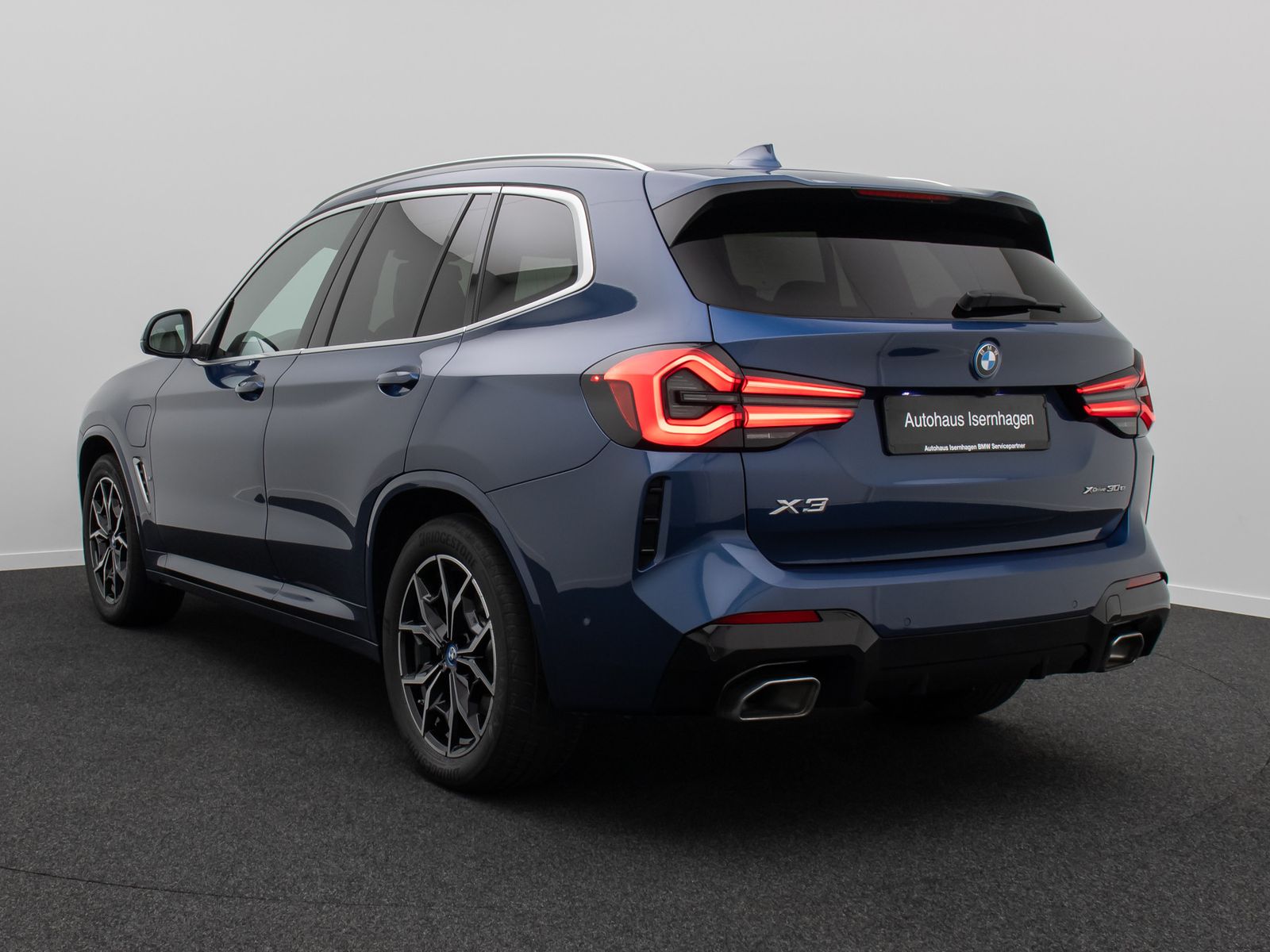 Fahrzeugabbildung BMW X3 xD30e M Sport HiFi 360&deg;HUD DAB Komfort 19Zoll