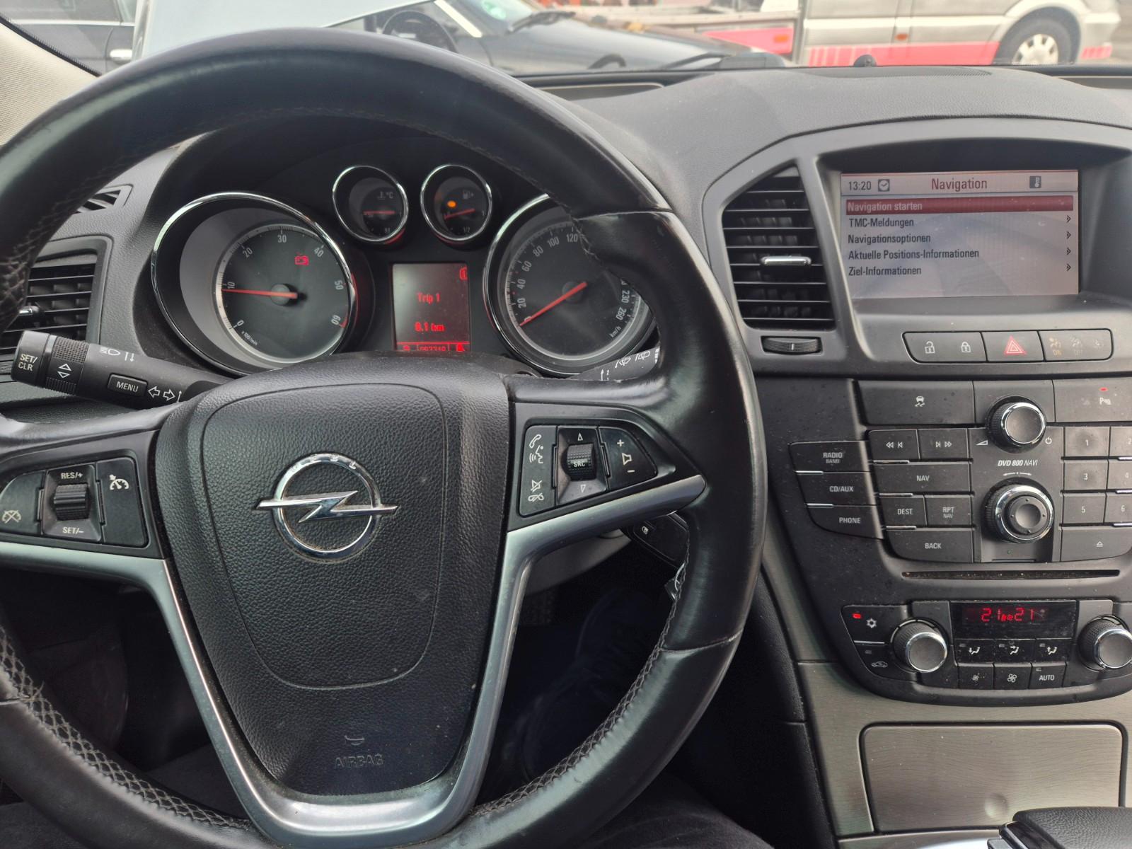Opel Insignia 2011 — photo 8
