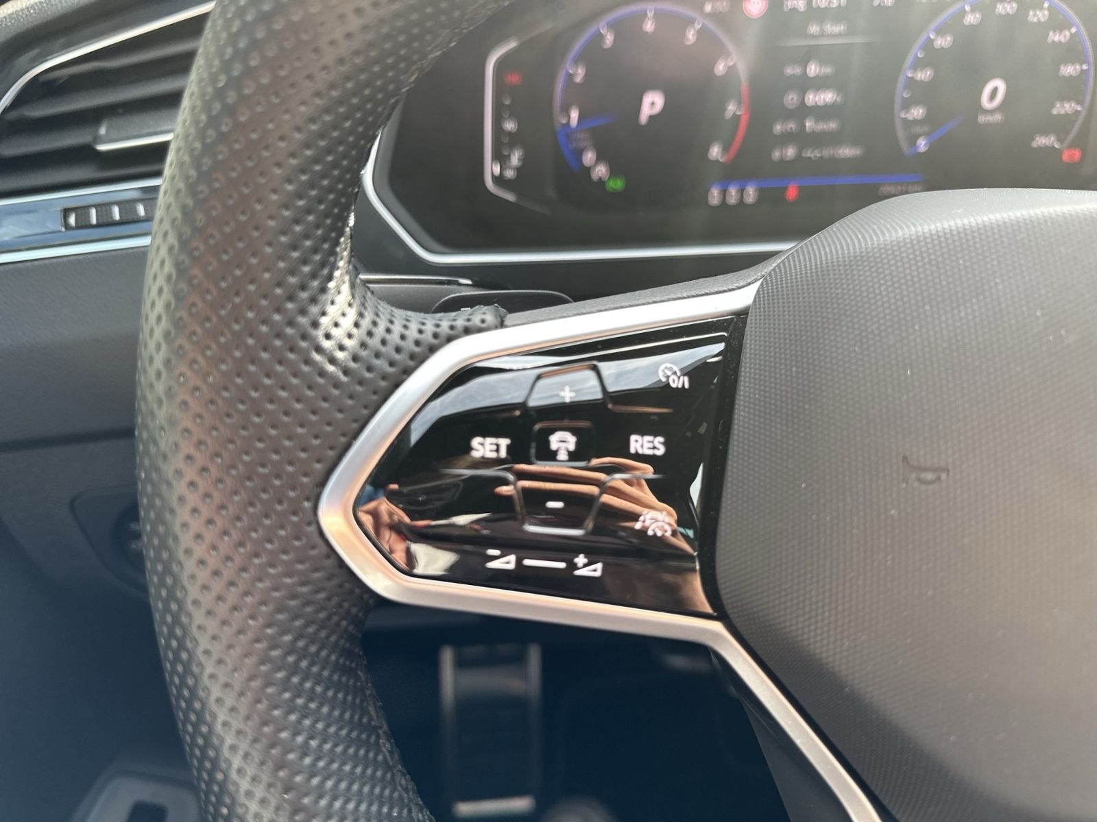 Tiguan R-Line 2.0 TSI 4MOTION, AHK, IQ Drive, Sp