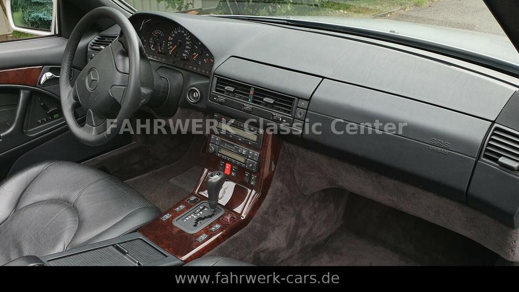 Mercedes-Benz SL 320