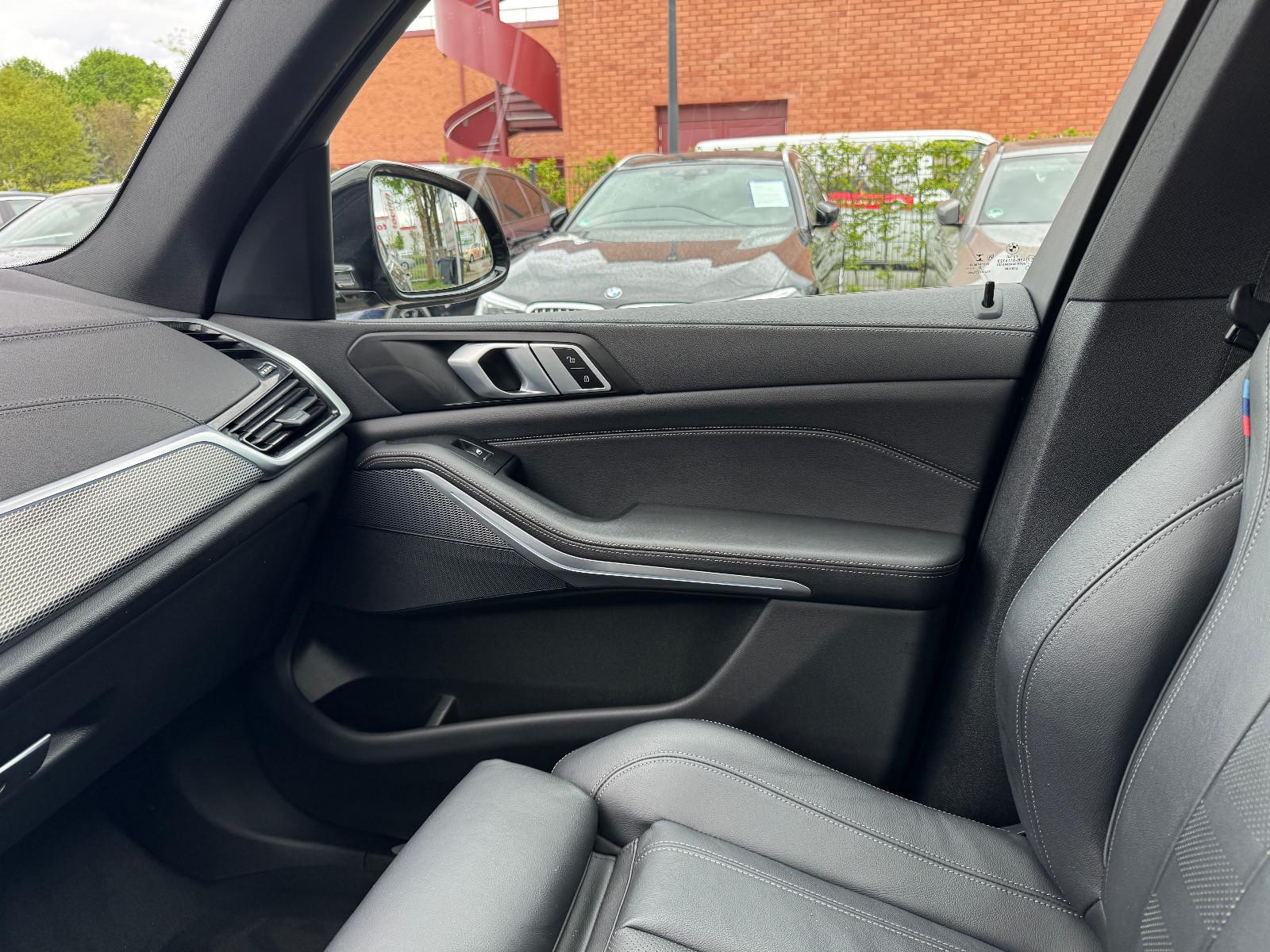 Car Image 32
