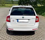 Skoda Octavia 1.4 TSI Ambiente Combi Ambiente - Skoda Octavia aus 2011: Kombi