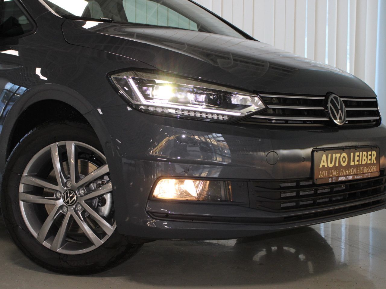 Fahrzeugabbildung Volkswagen Touran 1.5 TSI ACT ACC/AHK/CAM/7S.