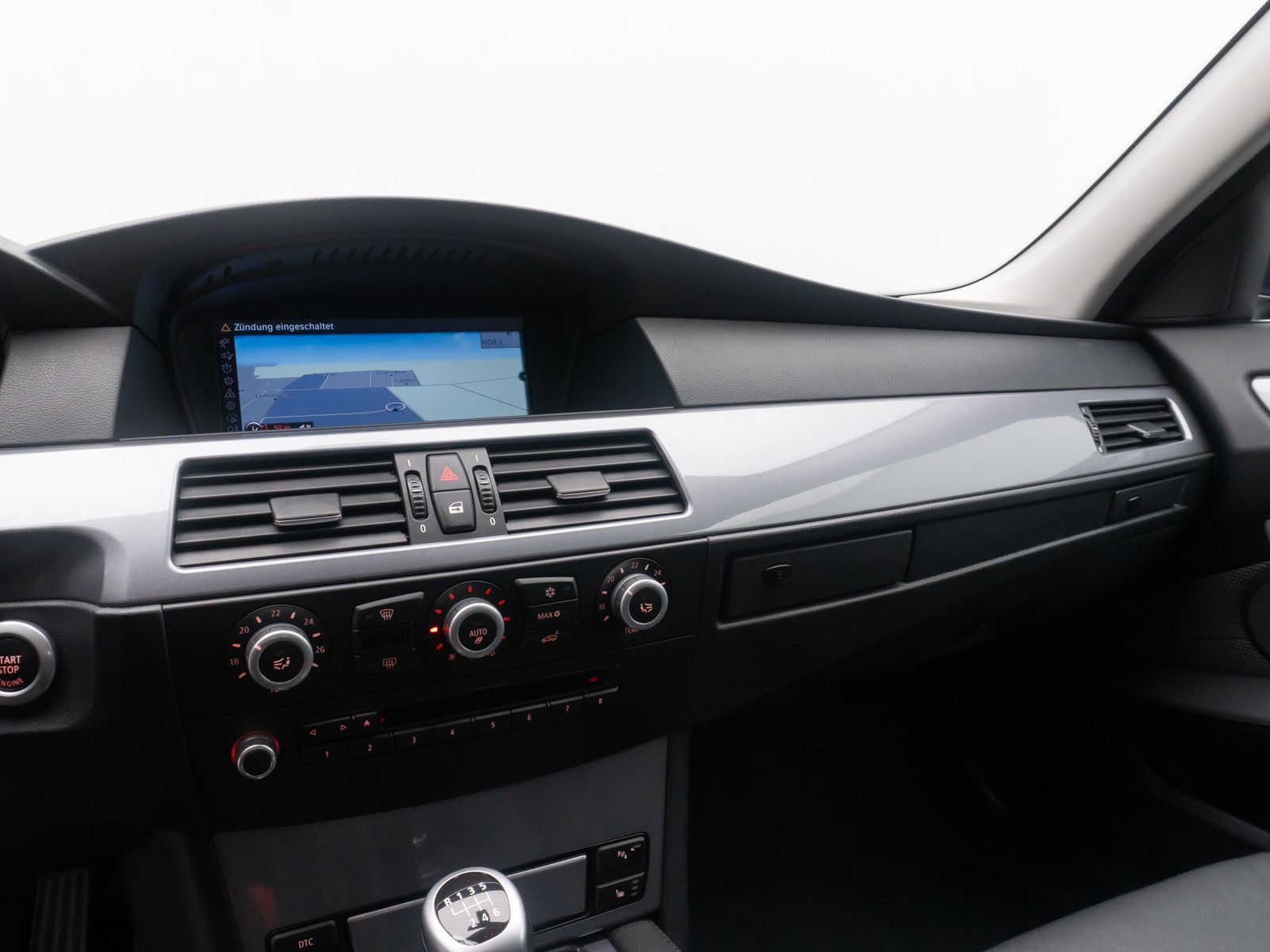 Fahrzeugabbildung BMW 520d Special Edition PDC NaviPro Memory Tempomat