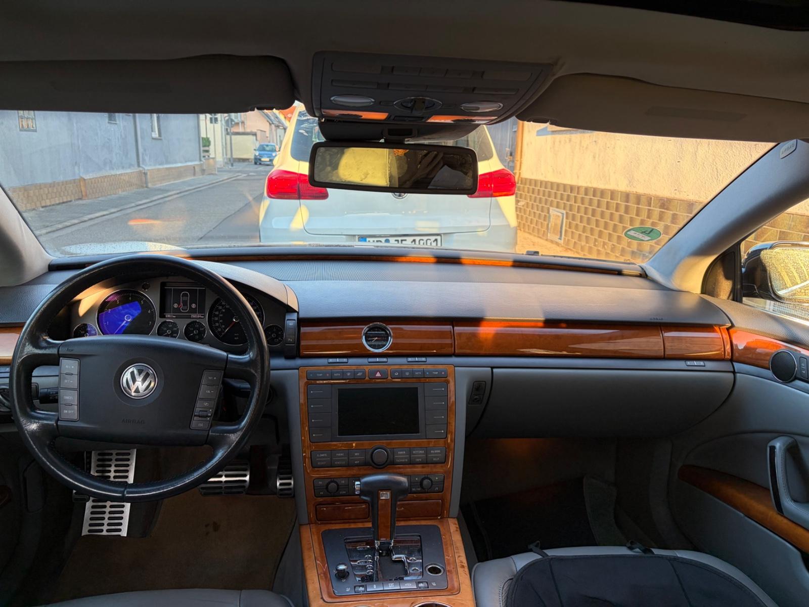 Volkswagen Phaeton 4.2 V8 4MOTION Tiptronic US Edition 