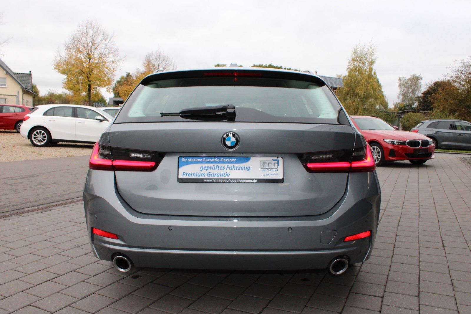 BMW 320 d xDrive Touring NAVI SHZ LED PDC AUT LIVE foto 6