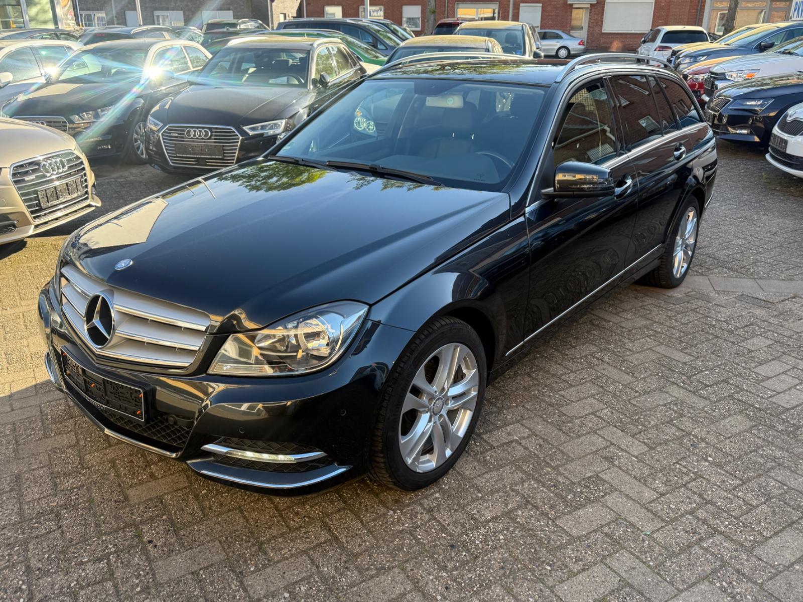 Mercedes-Benz C 180  CGI BlueEfficiency*SHZ*PDC*TEMPOMAT***