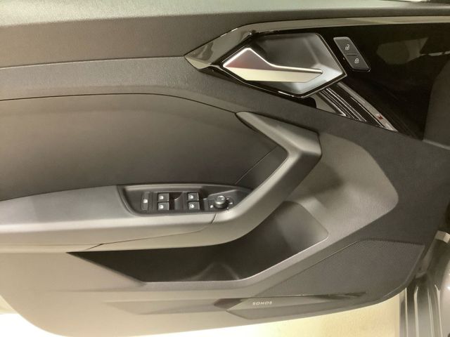 A1 Sportback 2.0 TFSI S line,Kamera,SONOS,Navi P