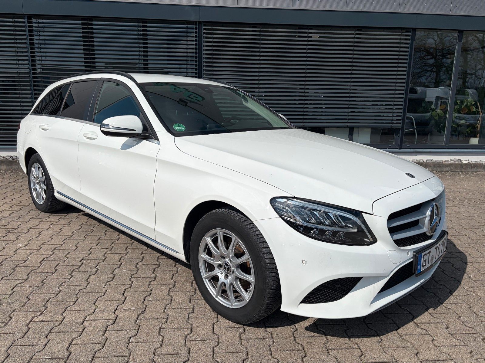 Fahrzeugabbildung Mercedes-Benz C 180 T d Bussiness Plus Navi Autom.