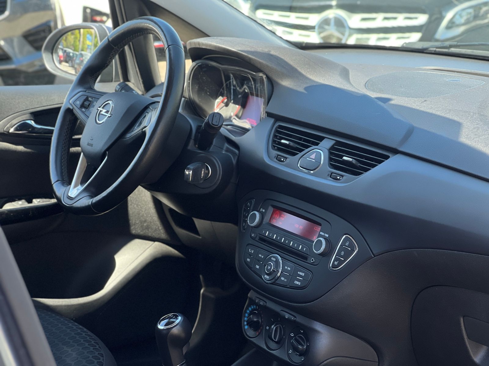 Fahrzeugabbildung Opel Corsa E Edition KLIMA SHZ LKHZ ALU