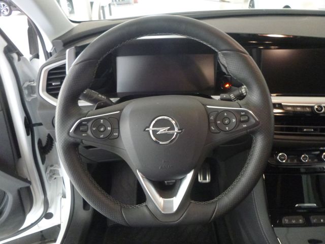 Grandland GSe Plug-In-Hybrid 4x4 Automatik