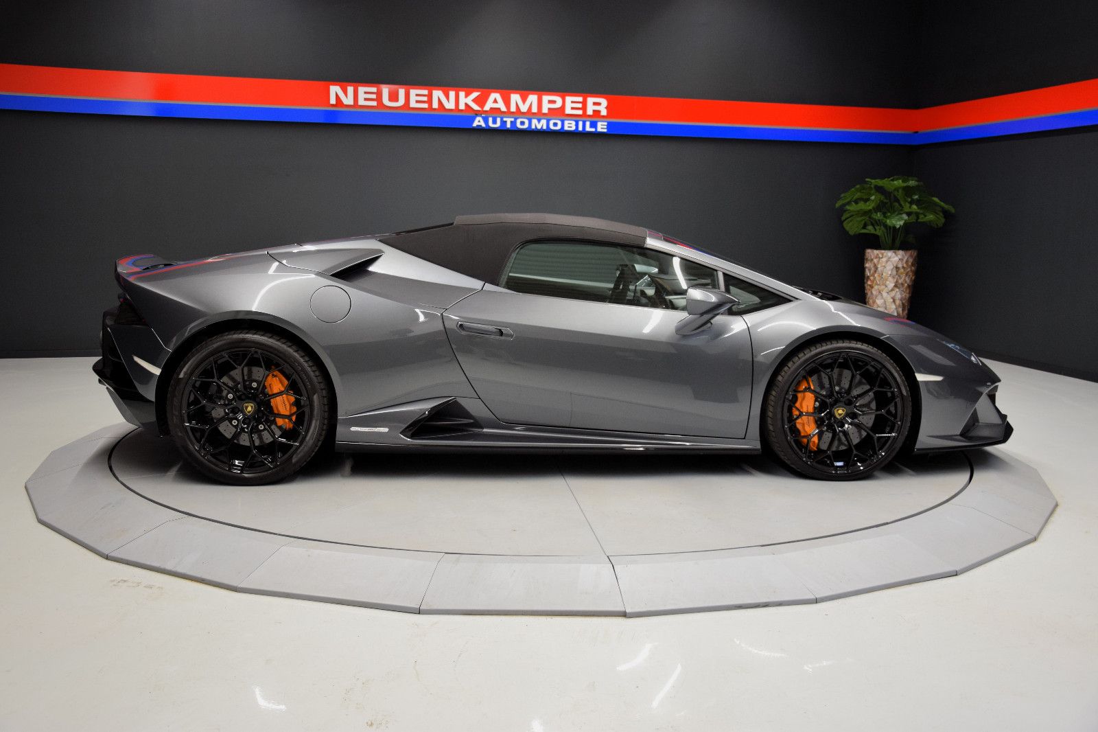 Fahrzeugabbildung Lamborghini Huracán EVO Spyder Carbon Lift Approved +Service
