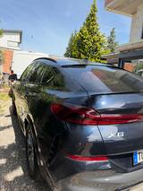 BMW X6 xDrive40i - - blaue BMW X6