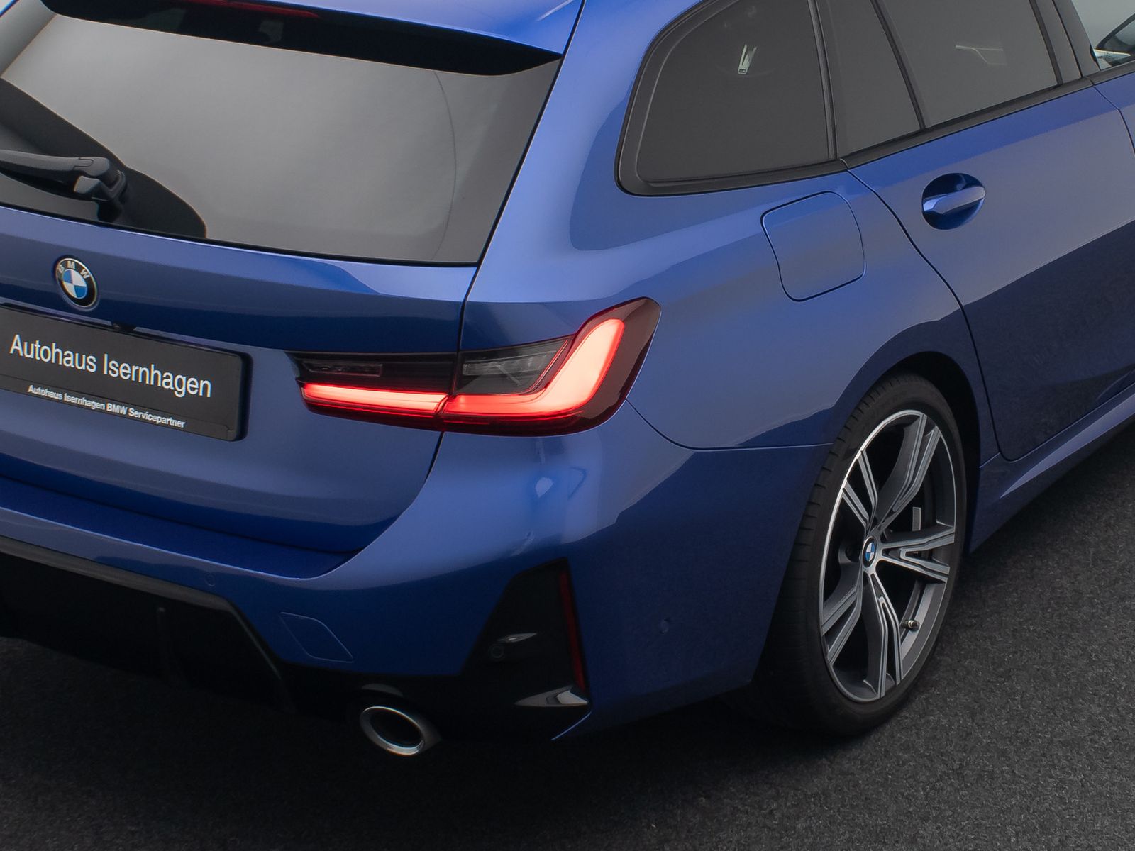 Fahrzeugabbildung BMW 320d xD M Sport 360° HUD DAB AHK Alarm Panorama