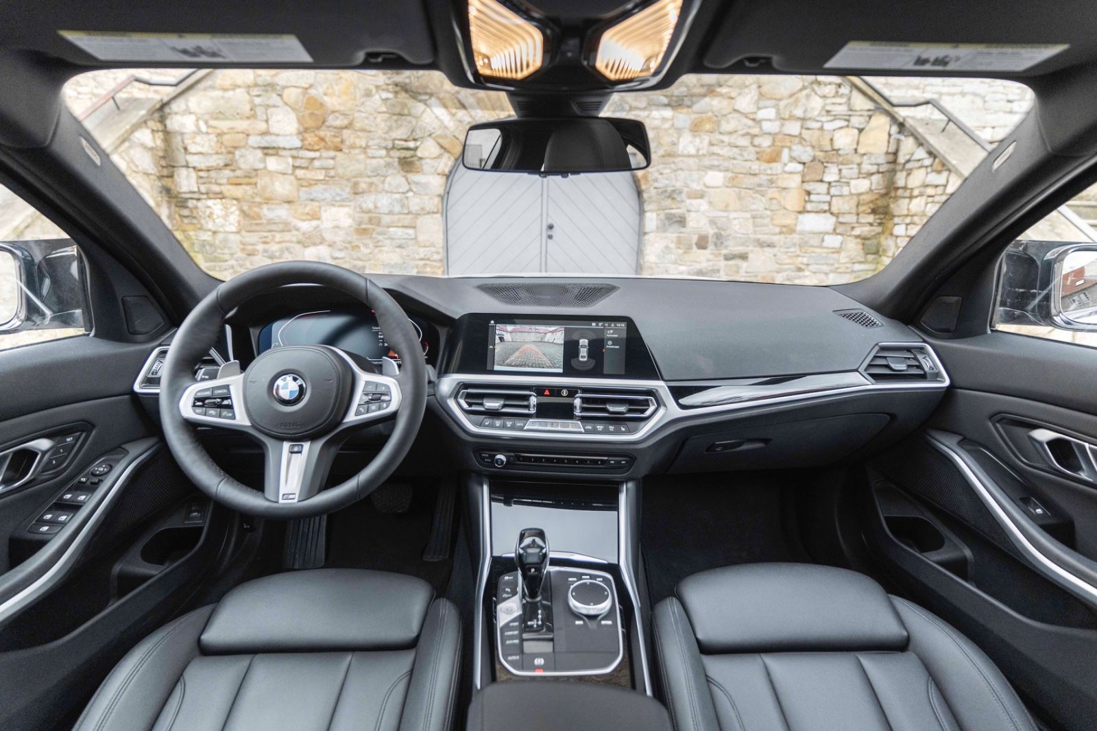 Fahrzeugabbildung BMW 330iX M-Performance HIFI KAM LED NAV CARPLAY