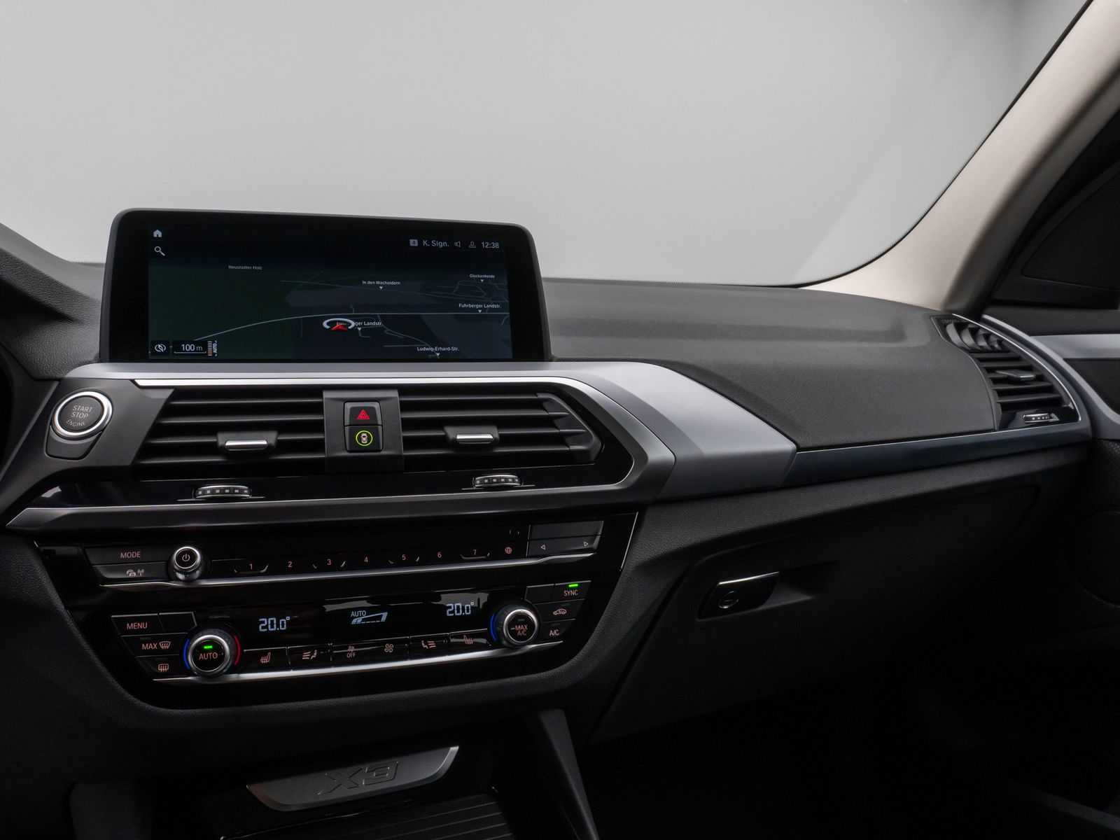 Fahrzeugabbildung BMW X3 xD20d 360°HUD DAB HiFi AHK Komfort Alarm LED