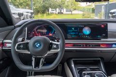 BMW M760 – 12 / 31
