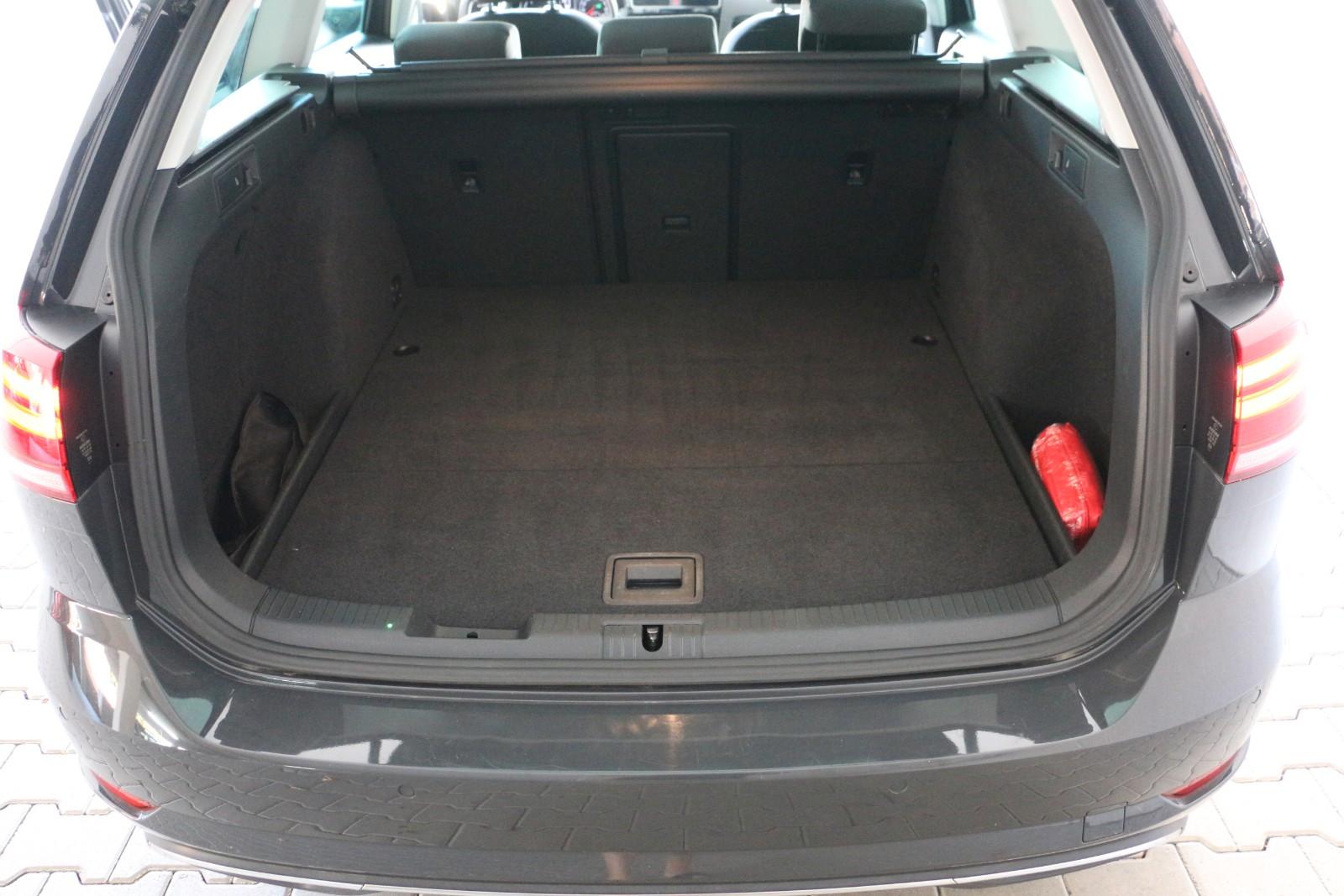 Volkswagen Golf VII Variant Sound 4Motion, Navi, LED, Cam.