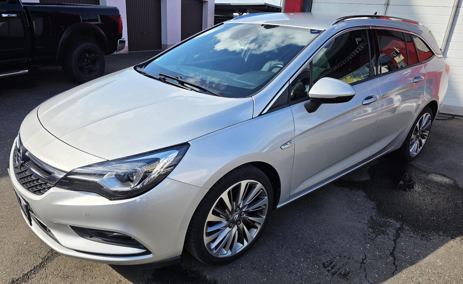 Opel Astra Sports Tourer Ultimate 1.Hd/Led/Leder/Navi