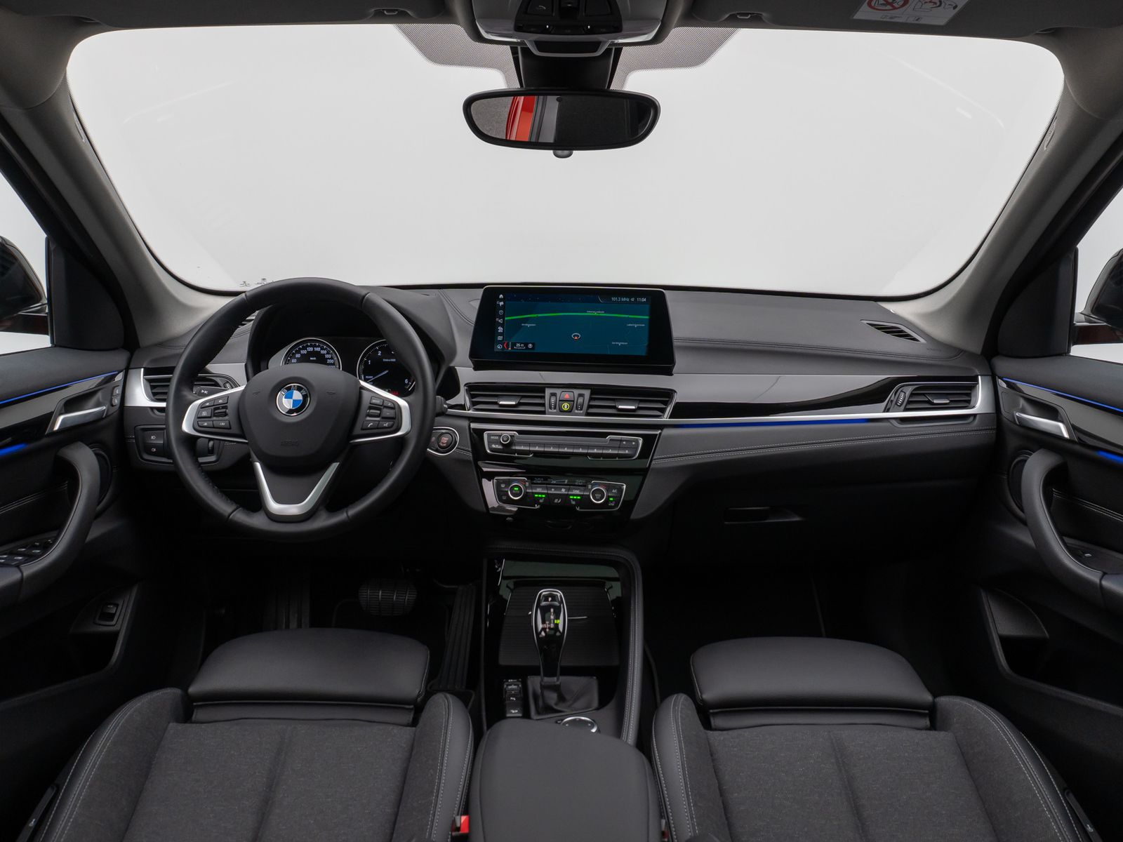 Fahrzeugabbildung BMW X1 xD20d Sport Line Panorama Kamera HUD DAB AHK