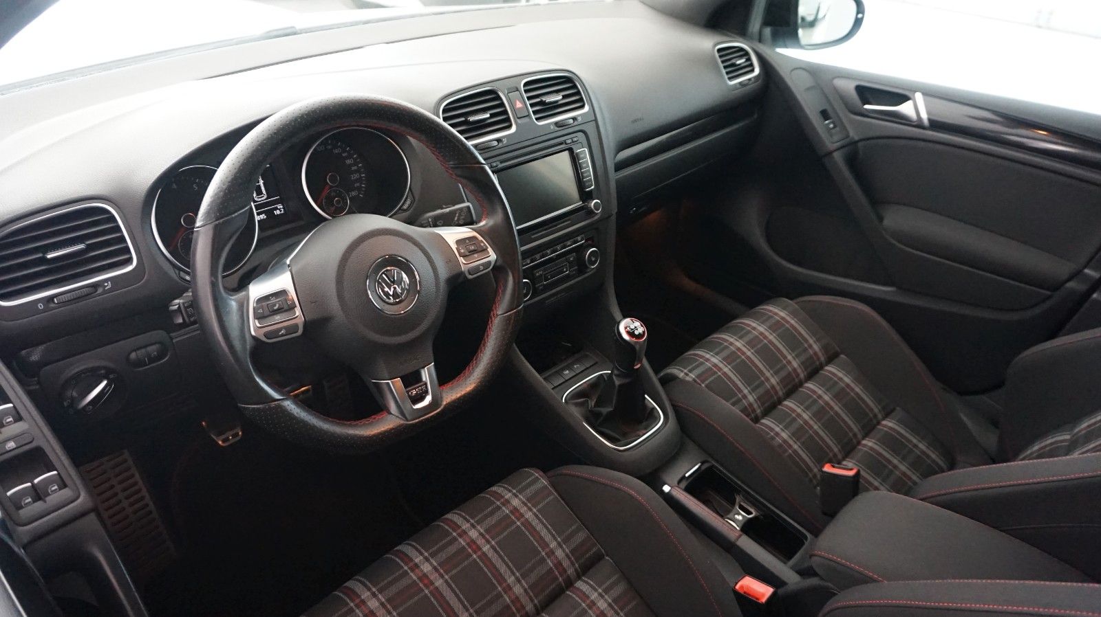 Fahrzeugabbildung Volkswagen Golf VI GTI Edition 35 Motor überholt