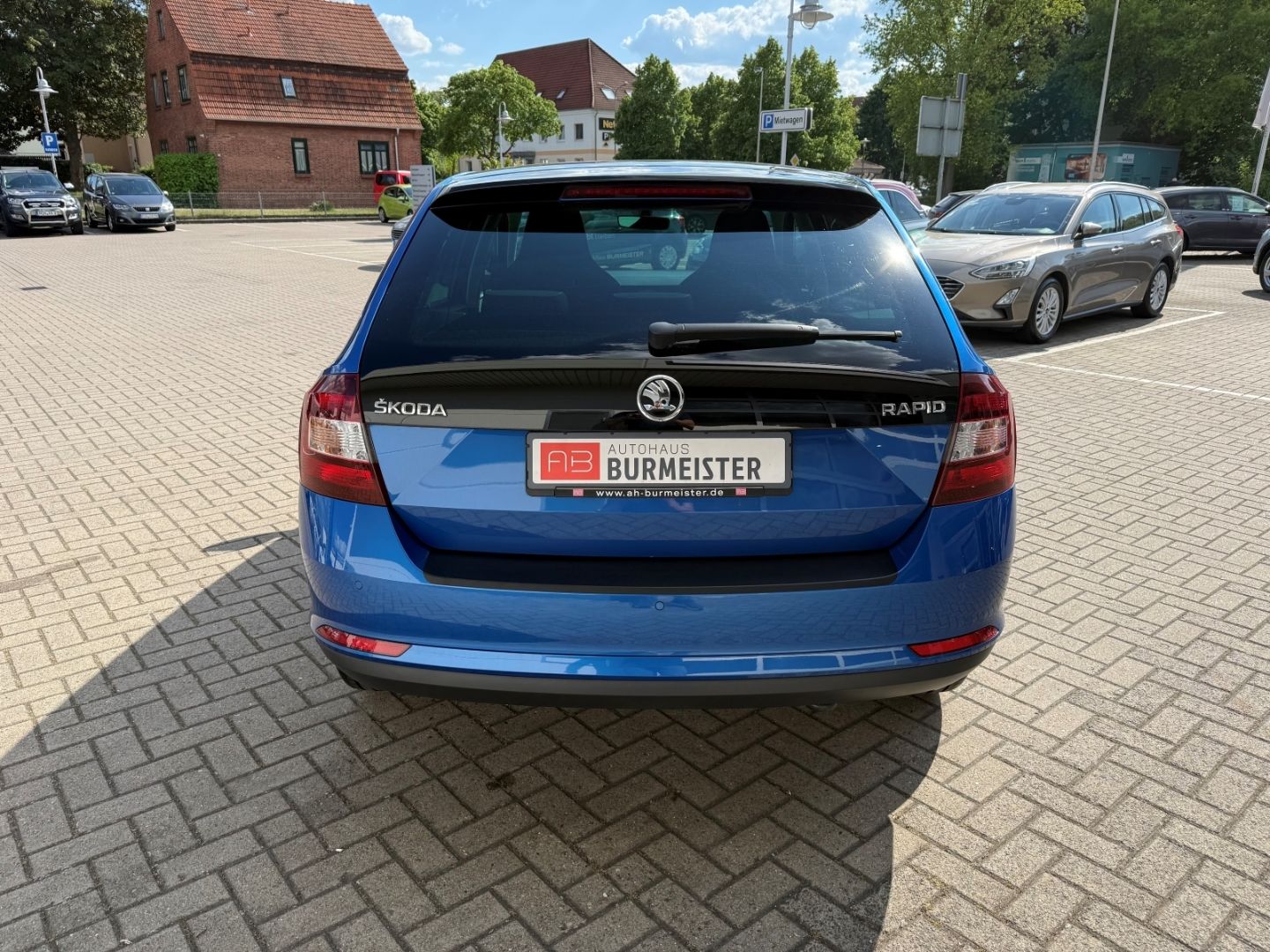 SKODA Rapid Spaceback Emotion Plus 1.2 TSI AHK Pano Na - Image 4