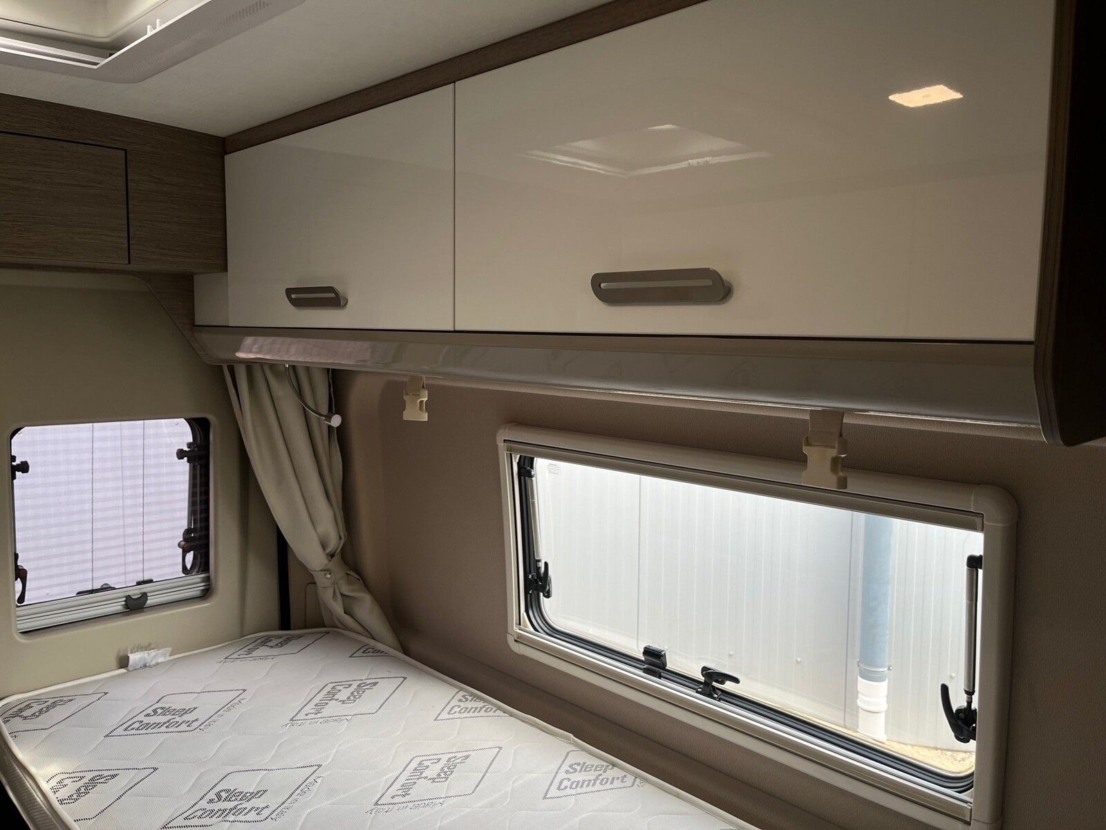 Fahrzeugabbildung Chausson Van Sport Line V697 Automatik AHK Wechselrichter