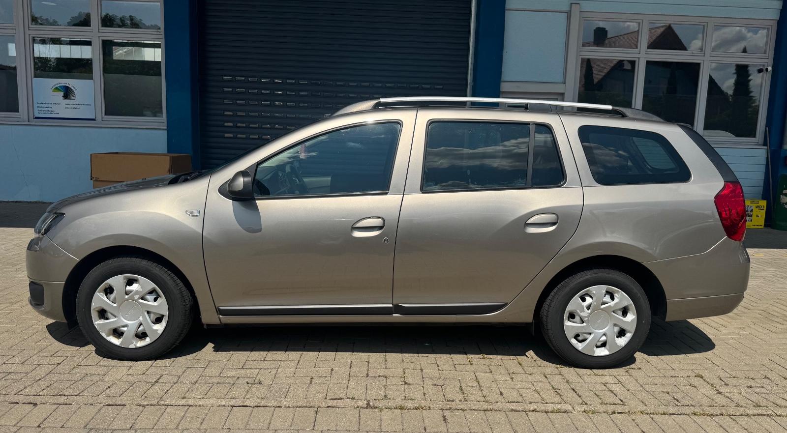 Dacia Logan 2015 — rear view