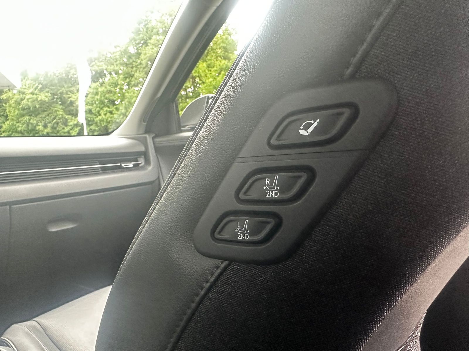 Fahrzeugabbildung Hyundai Ioniq 5 Uniq 4WD WERKSGA+MEMO+HEAD+BOSE+ACC+360°
