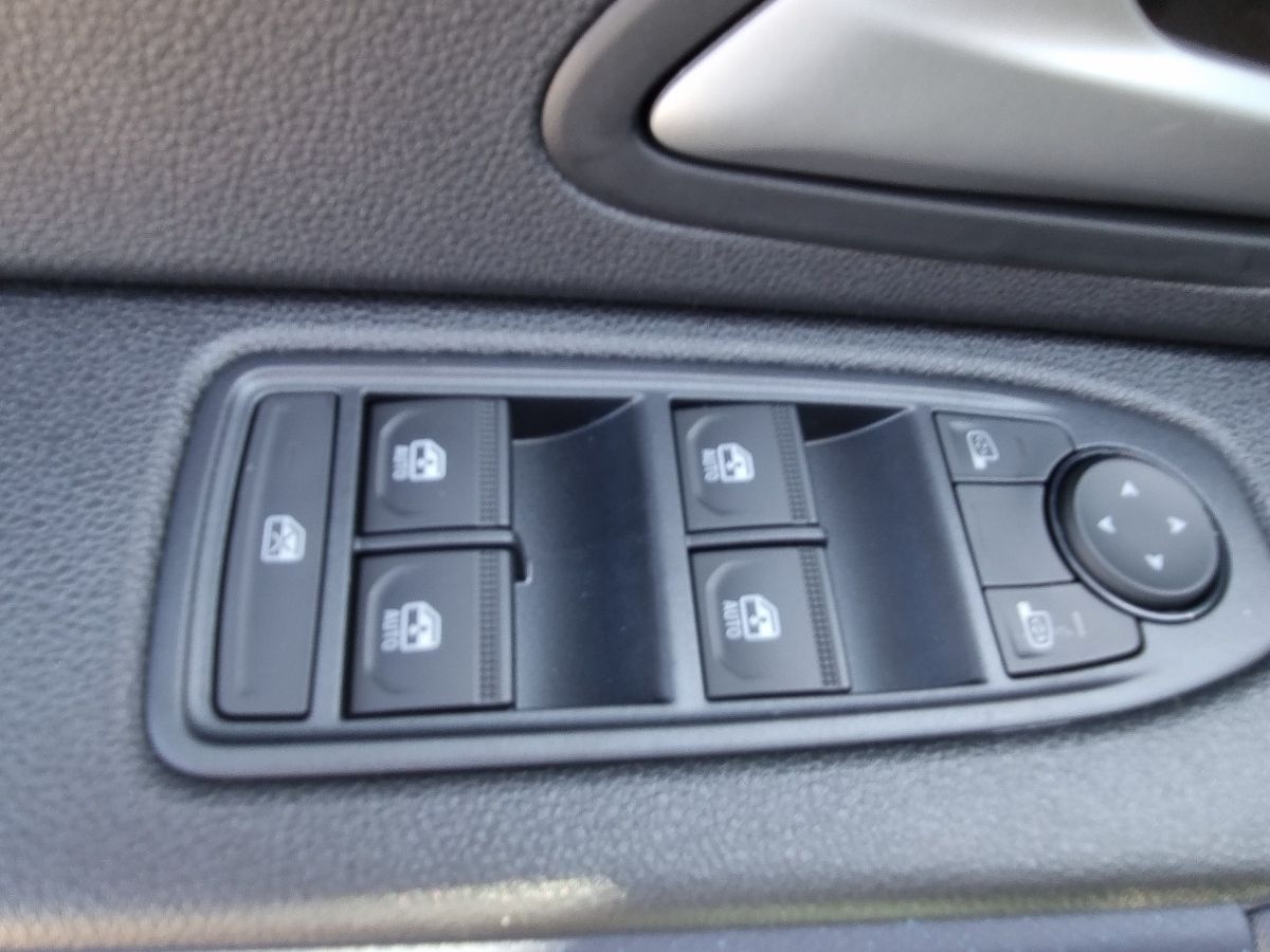 Fahrzeugabbildung Dacia Duster Expression Eco-G 120