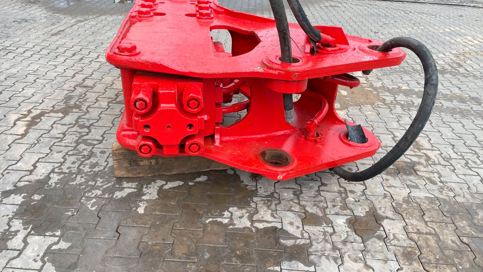 Fahrzeugabbildung CAT Abbruchhammer / 25-30 ton Bagger