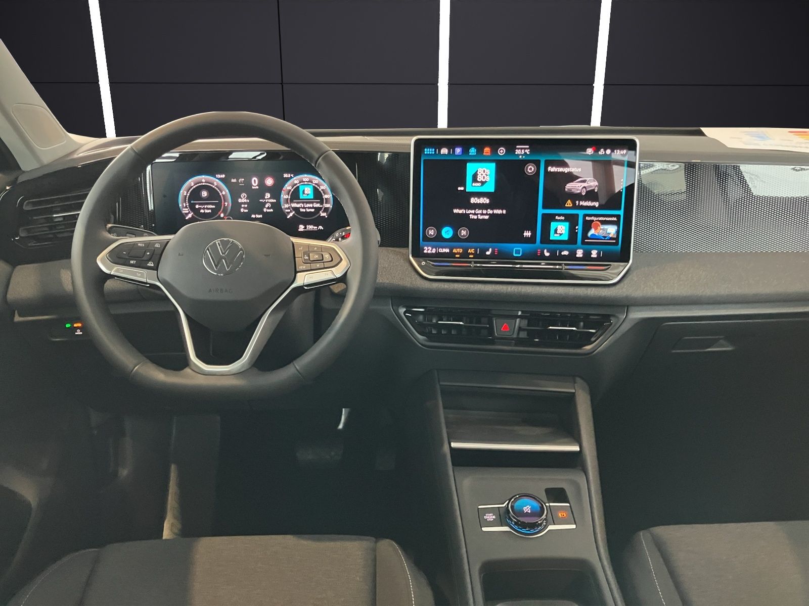 Fahrzeugabbildung Volkswagen Tiguan eTSI  DSG LED AHK RFK