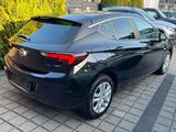 Opel Astra Edition Automatik - Opel Astra mit Benzin-Antrieb: Kleinwagen