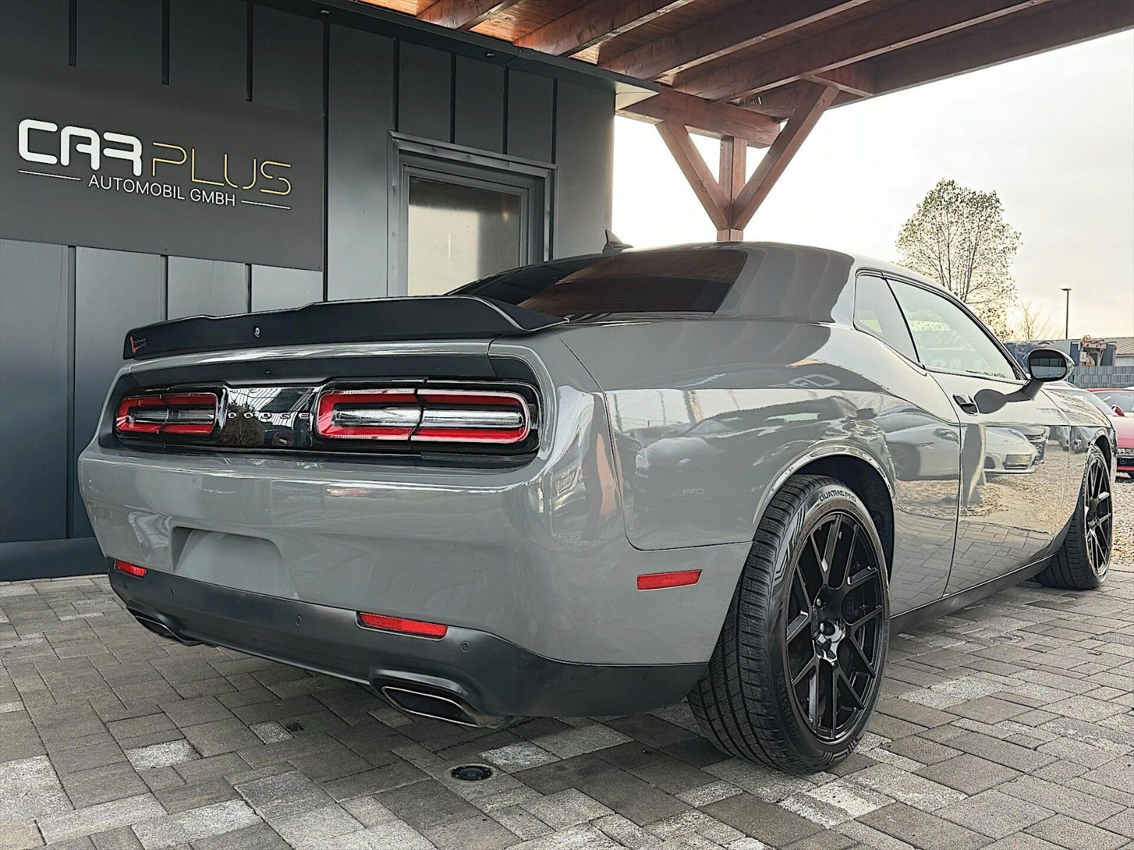 Fahrzeugabbildung Dodge Challenger 5.7 HEMI V8 R/T Performance SHAKER