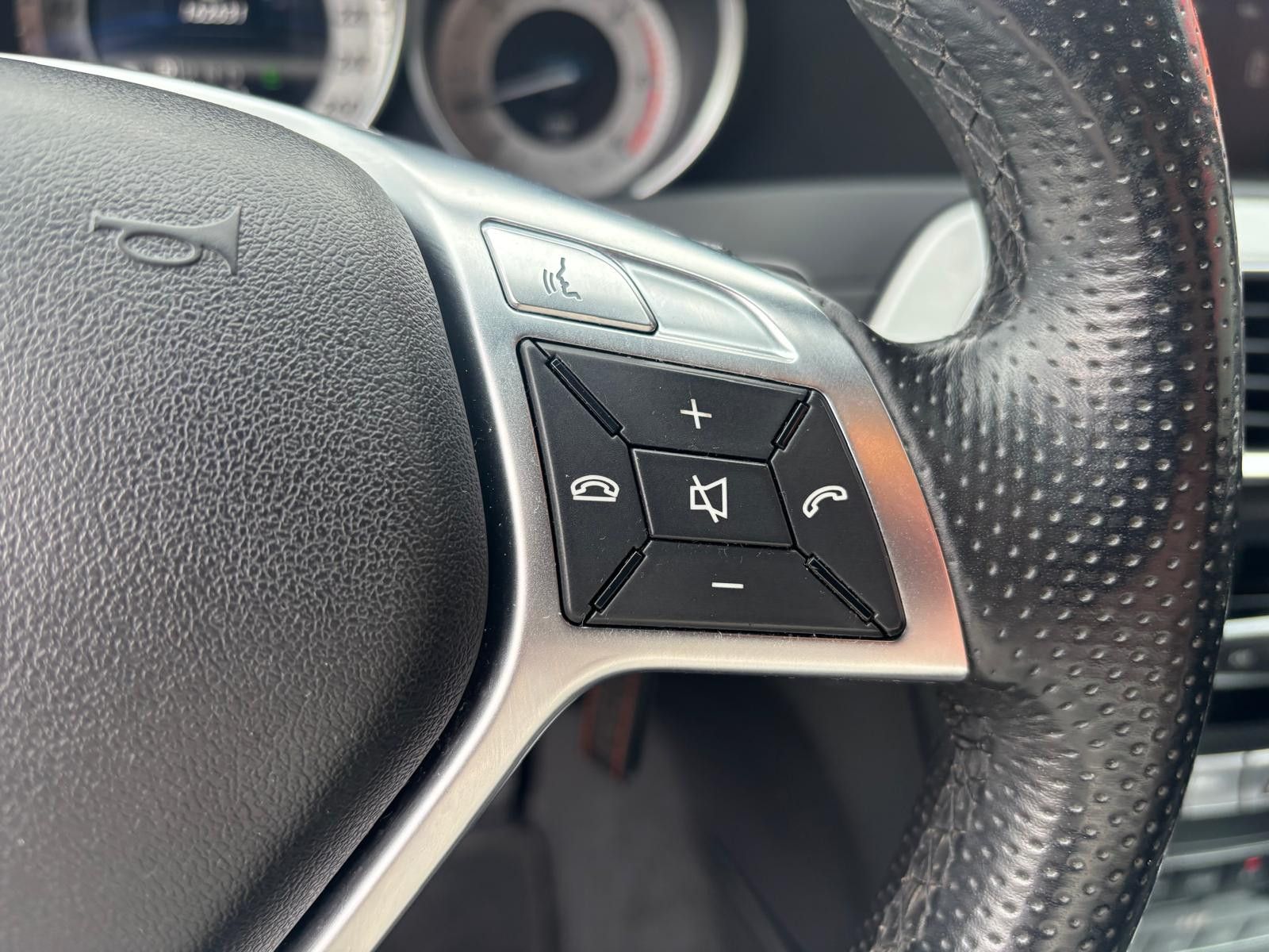 Fahrzeugabbildung Mercedes-Benz C 350 CDI Limo Aut. AMG Line-NAV-XENON-PANORAMA-