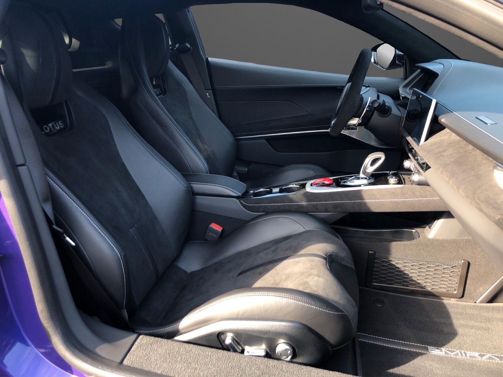 Fahrzeugabbildung Lotus Emira i4 Turbo SE Lotus Wuppertal