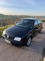 Volkswagen Bora 1.6 Highline  - Volkswagen Bora Highline mit Benzin-Antrieb