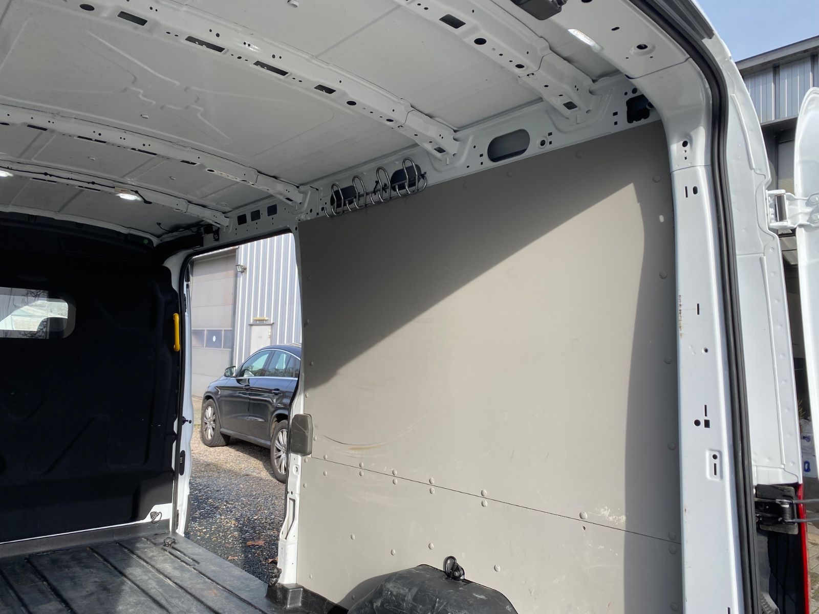 Fahrzeugabbildung Ford Transit Kasten 350 L3H2 Trend,AHK,SHZ,StHZ,SHgep