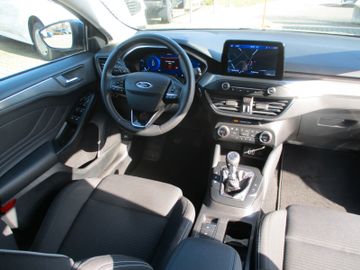 Ford Focus Turnier Titanium BLIS + Winterp.+ Kamera