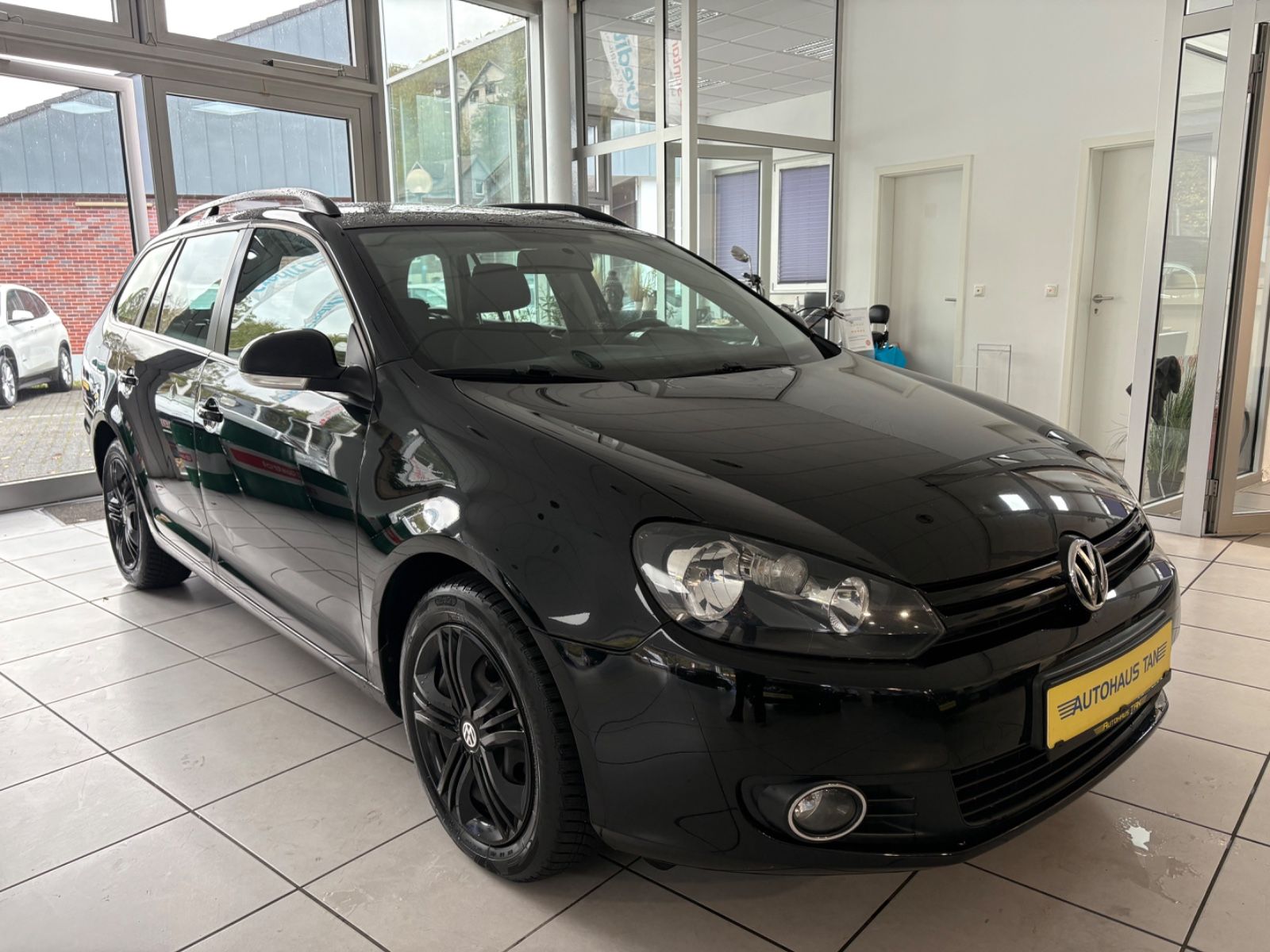 Fahrzeugabbildung Volkswagen Golf VI Variant 1.6 TDI