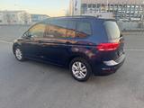 Volkswagen Touran Comfortline BMT/Start-Stopp - Volkswagen Touran mit Diesel-Antrieb: Limousine, Automatik