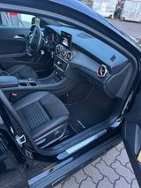 Mercedes-Benz GLA 220 4MATIC Sport Edition black black - Mercedes-Benz GLA 220 aus 2020