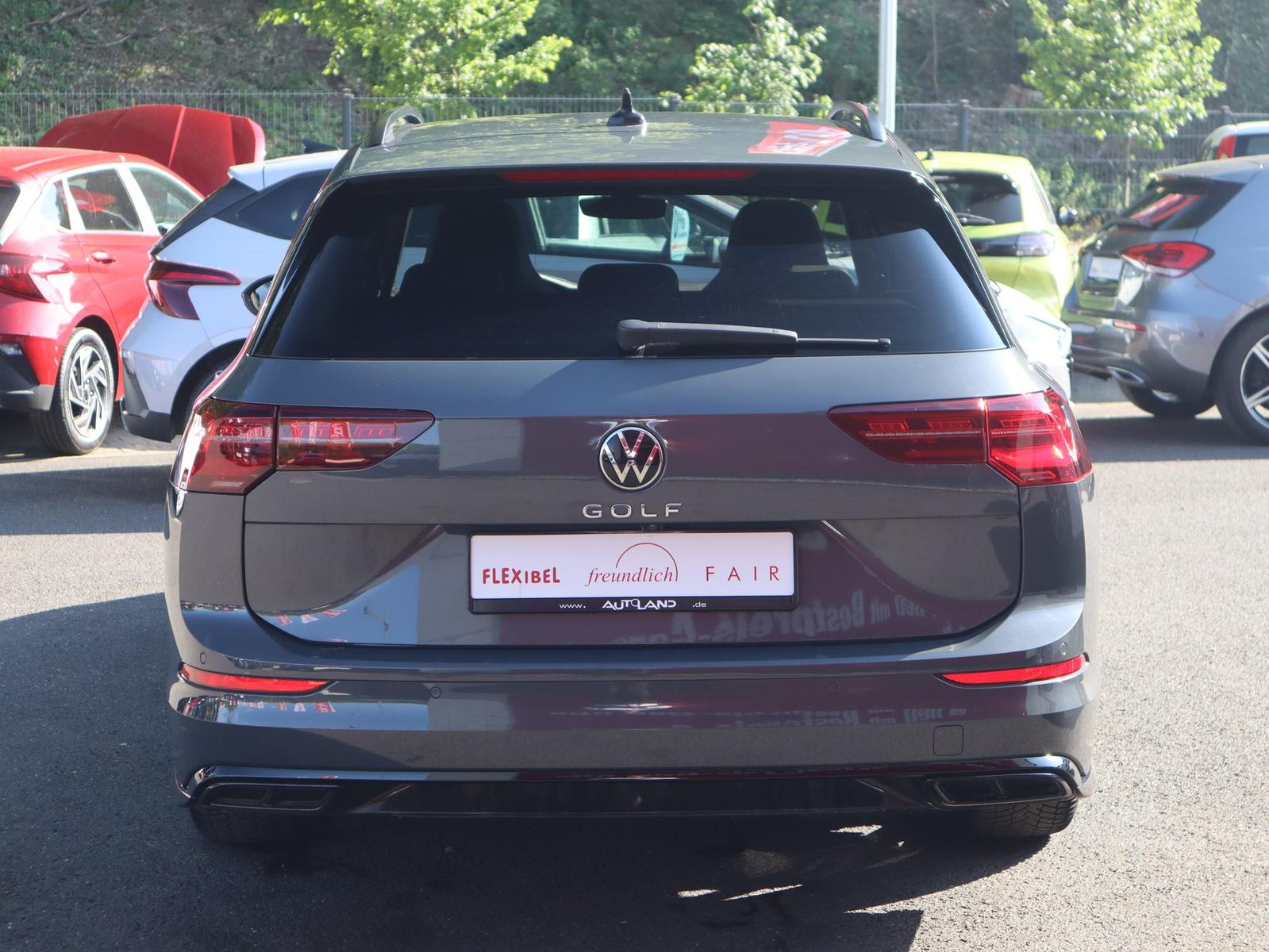 Volkswagen Golf VIII Variant 2.0 TSI DSG R-Line ACC LED PDC