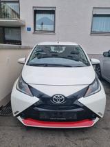 Toyota Aygo (X) 1,0-l-VVT-i x-play x-play - Toyota Aygo (X) in München